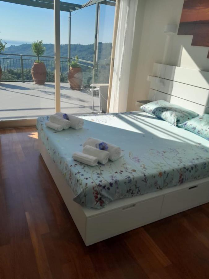 La Terrazza Sul Golfo Apartment Рапало Екстериор снимка